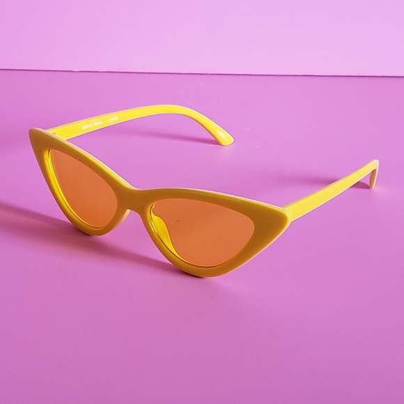 Banana Cateyez - Picture 2 of 2